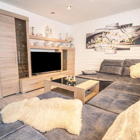 Truth Fuer 5 - King Size Betten, Kamin, Garten, Xxl Couch, Smart-Tv 도르트문트 외부 사진
